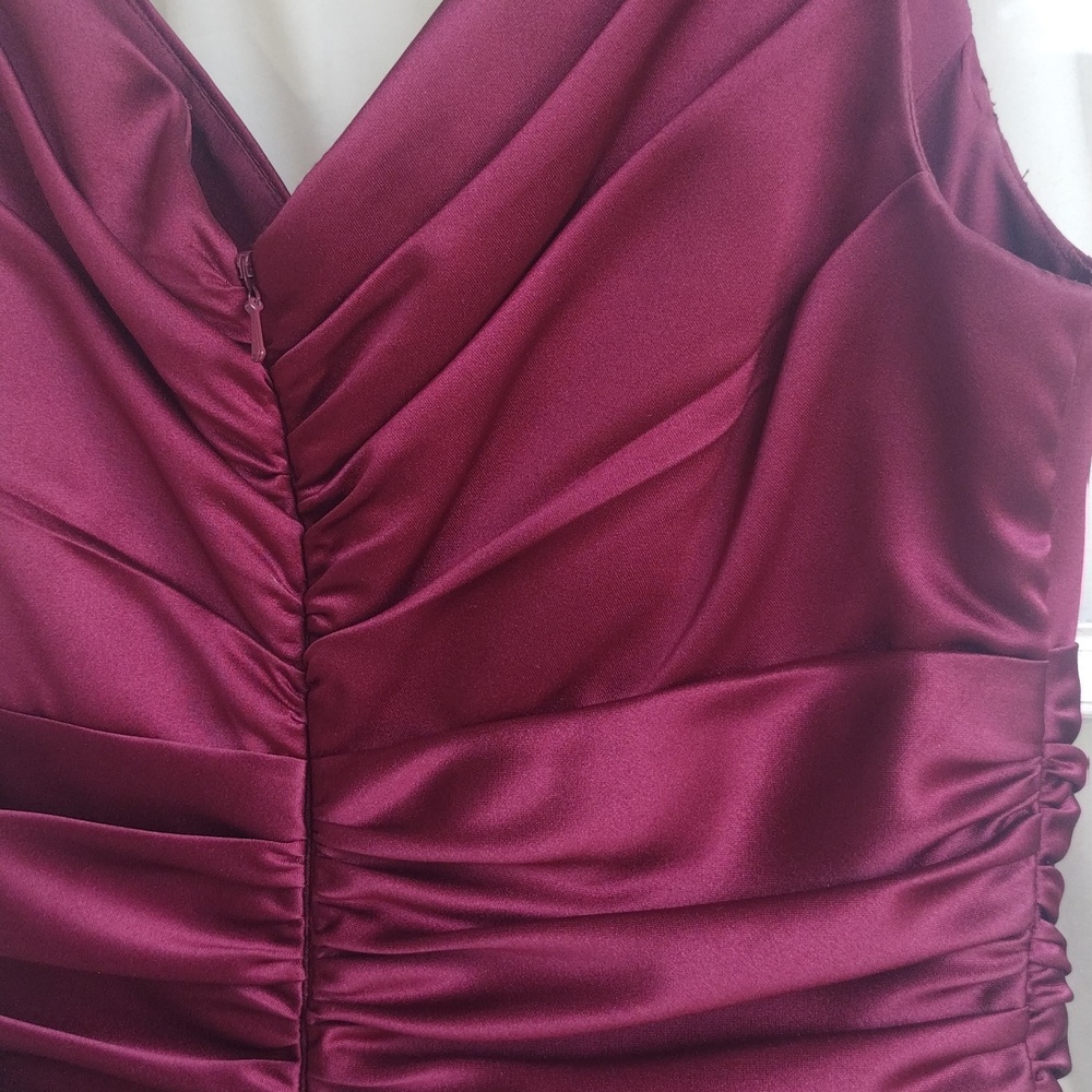 David's Bridal dress wine color size 4 - Picture 11 of 11